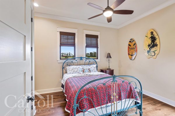 Guest bedroom for craftsman home